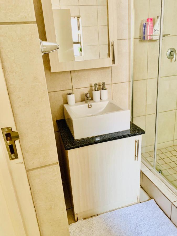 774Ways Holiday Home Hartbeespoort Kültér fotó